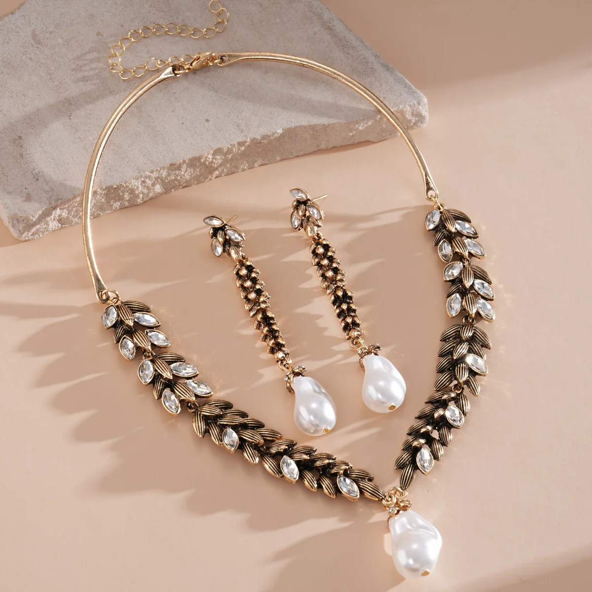 2PCS Bridal Jewelry Set Baroque Crystal Pendant Grand Necklace and Earrings Set Banquet Fashion Jewelry for Women