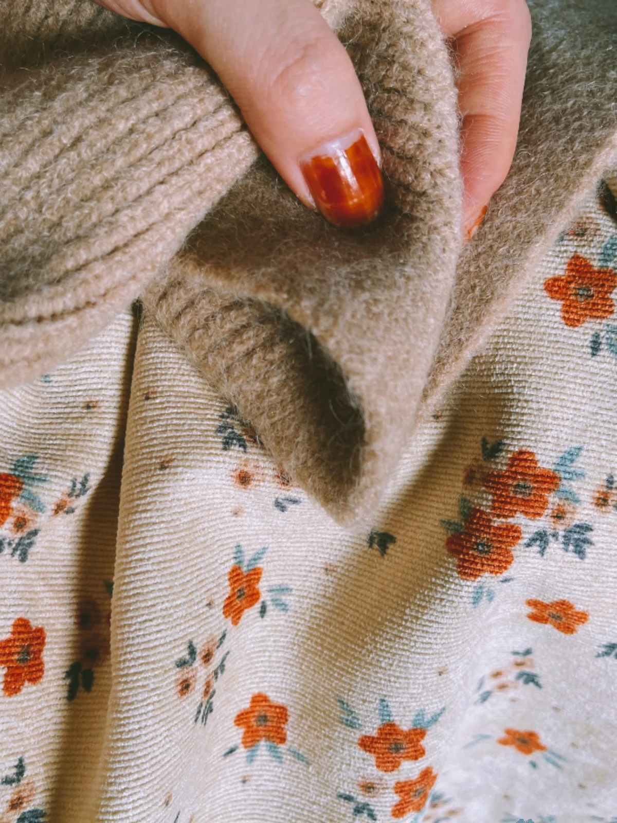 Thiened Corduroy Long Skirt Women's Vintage Floral Print f-length Umbrella Skirt Contrast Color Oil Painting Design Comm...