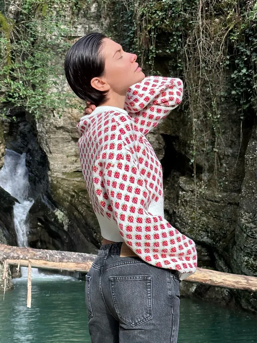 Women Sweet Strawberry Printed Pullover Sweater Casual Loose Round Neck Long Sleeves Pullovers Autumn Lady Fashion Knitwear