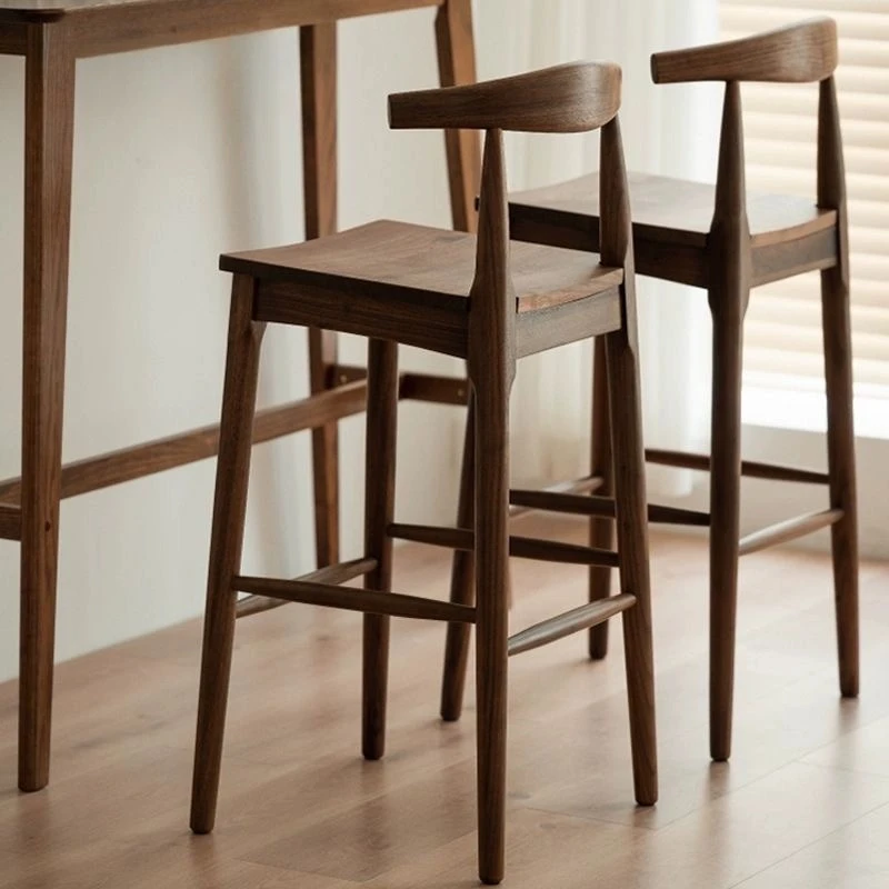 Tischstuhl, hoher Hocker, einfacher, lässiger Barstuhl