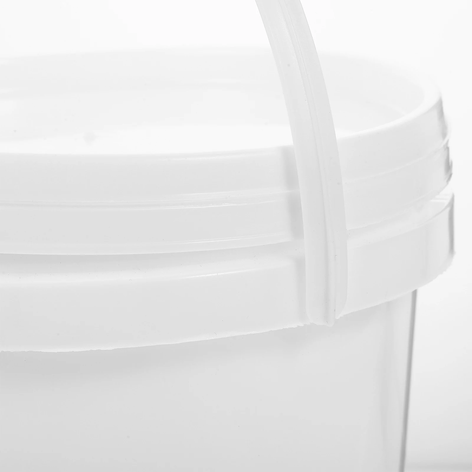 

5pcs Small Plastic Bucket with Lid 1L 2L Water Storage Bucket Portable Wash Bucket for Farm Beach Sand Food Use Empty Bucket