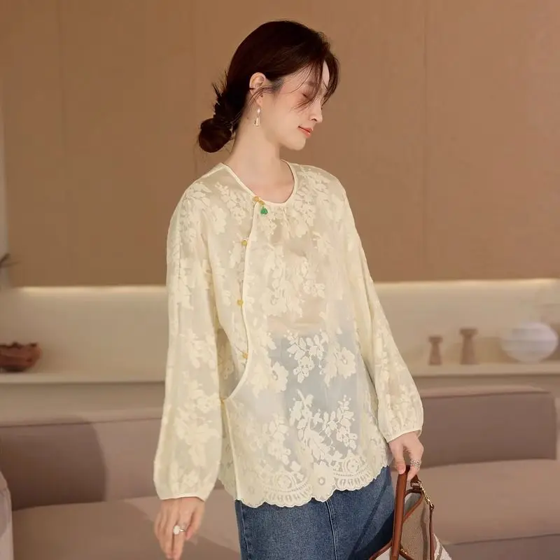 

Women Shirts Beige Country Pendant O Neck Shirt Long Sleeve Lace Shirt Spring New Temperament Loose Tops Winter Clothes Women