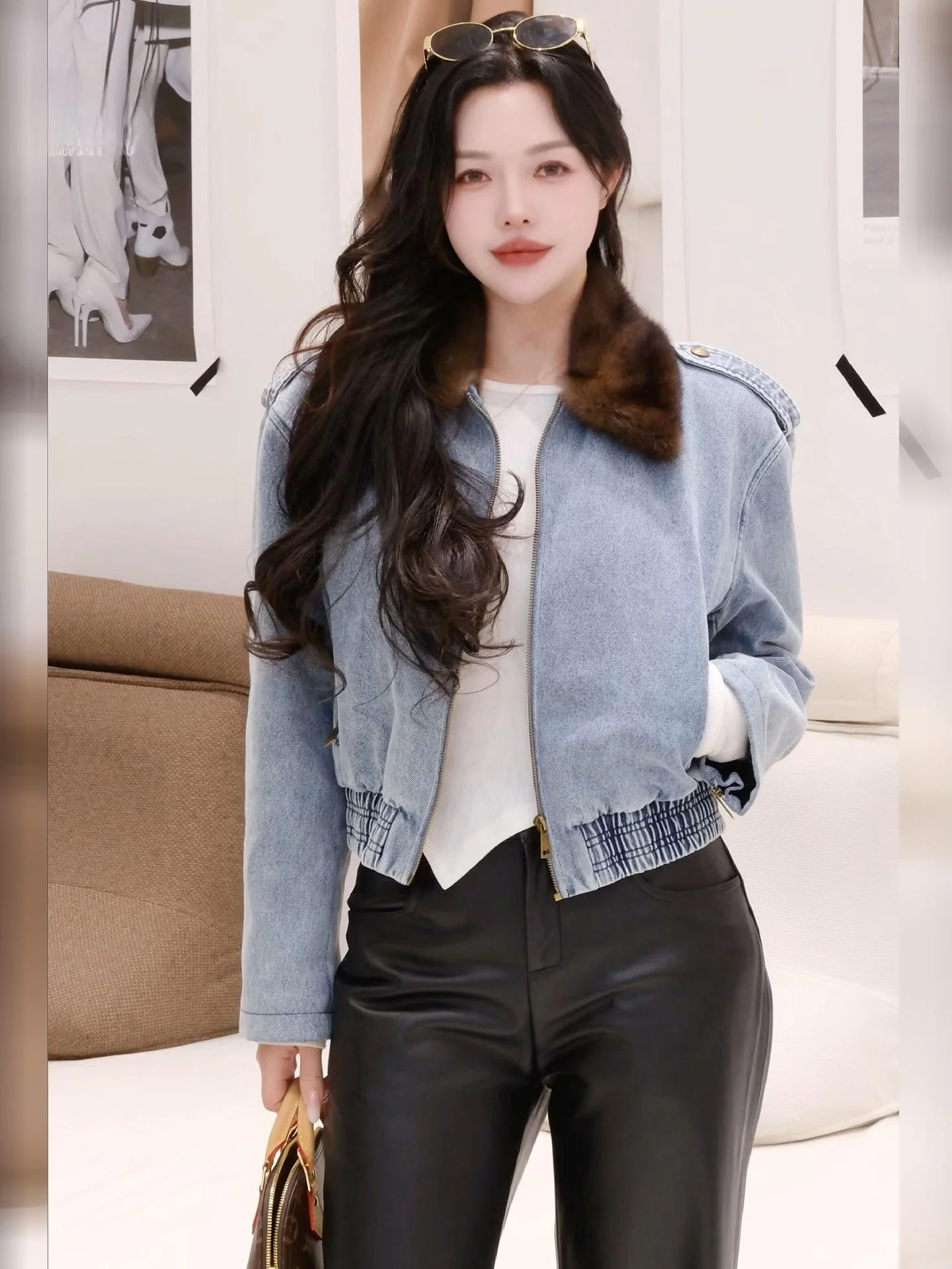 

Синий джинсовый жакет Ele Blue Denim для женщин, на молнии, модный, универсальный топ, весна 2026, новинка, приталенный крой, для повседневной носки...