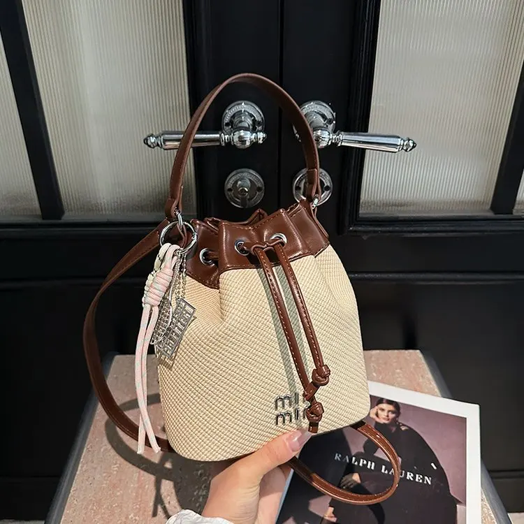 

2025 New Korean Style Bucket Bag for Women Vintage Aesthetic Crossbody Shoulder Bag Elegant and Chic Waterproof Tote Purse