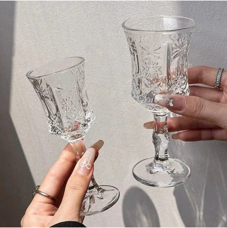 

2pcs Wine Utensils Drinkware Champagne Glass 50ml/100ml French Style Red Wine Glass Vintage Relief High Footed Wine Glass Cup