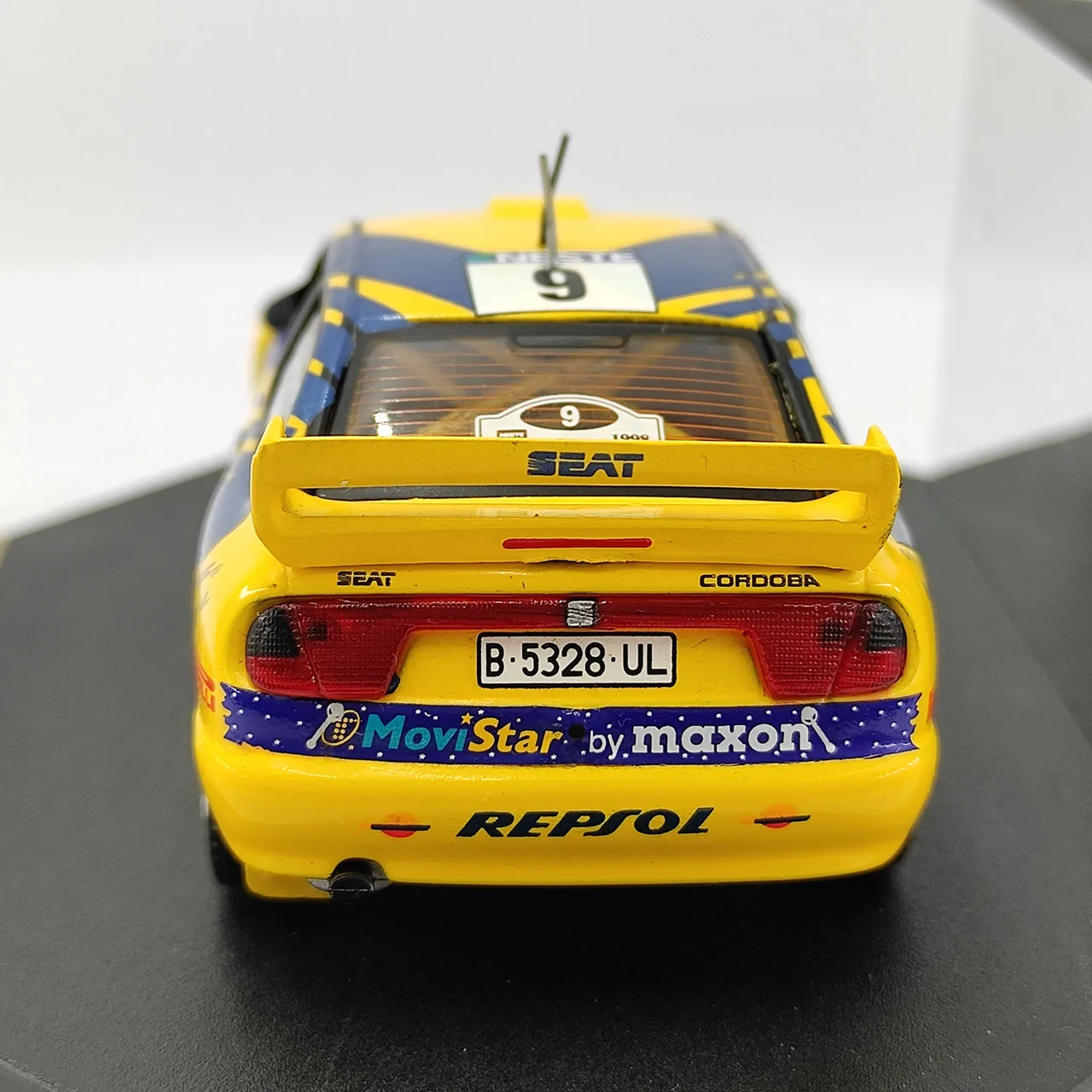 Farboberflächen-Fehlerbox, gebrochenes Druckguss-SKID, Maßstab 1:43, finnisches Rallye 1998, gelbes Legierungsautomodell, Sammlerspielzeug, Geschenk, Souvenir