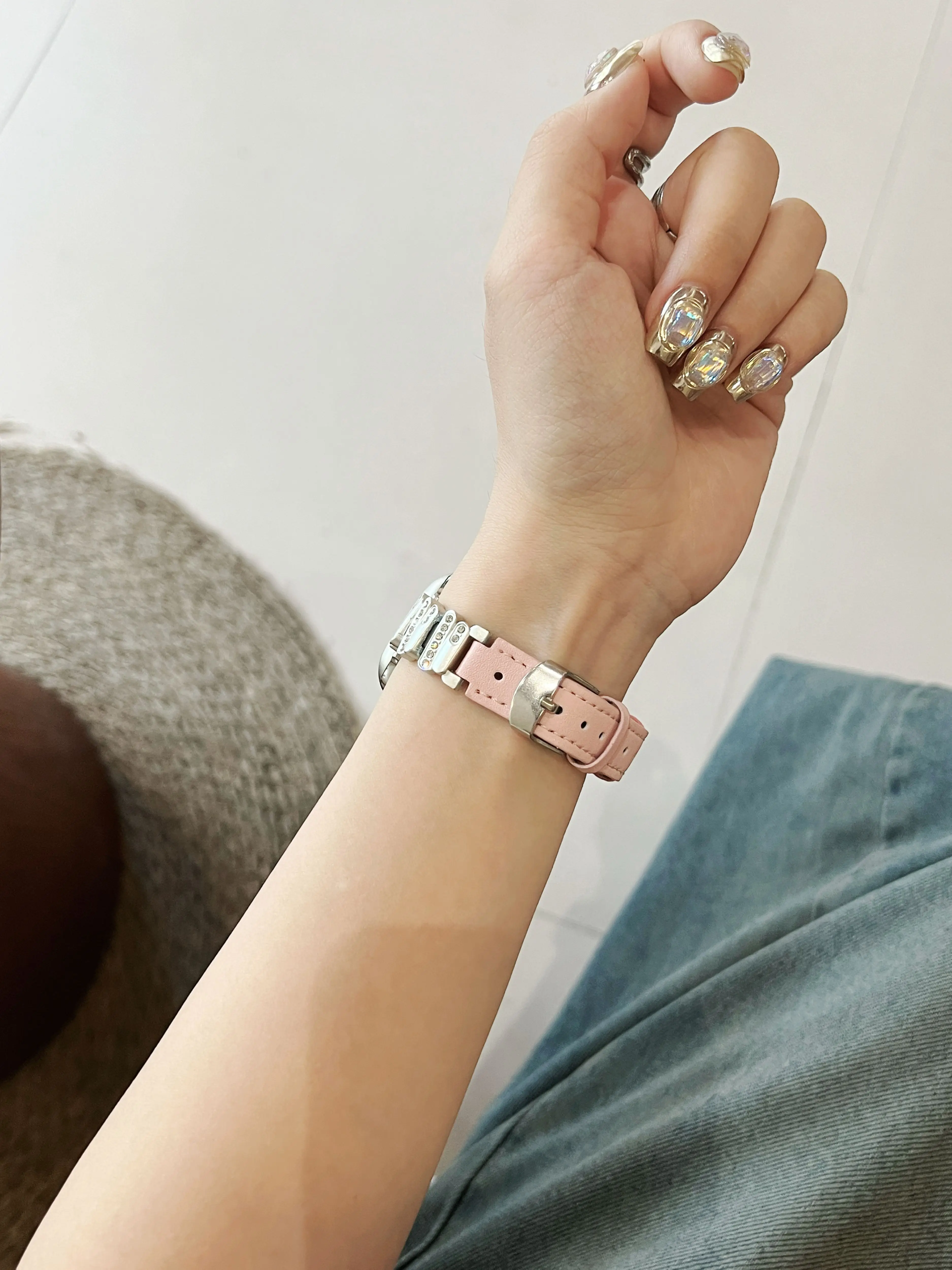 Suitable for Apple Watch diamond studded irregular metal leather strap, synthetic leather strap, Apple Watch strap, suitable for