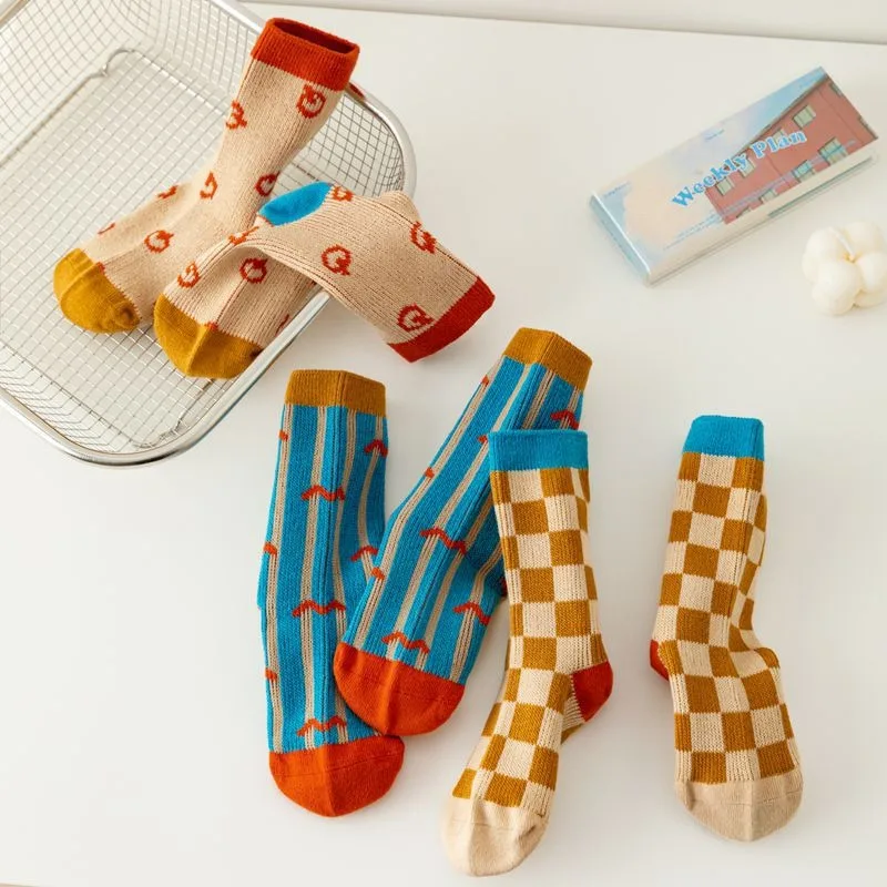 Vintage karierte gestreifte Kinder-Crew-Socken, weiche, atmungsaktive Baumwolle, Retro-geometrische Socken für Jungen und Mädchen, Alltagssocken für die Schule und Freizeit