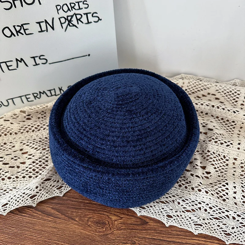Herbst-Winter Neue Verdickte Einfarbige Chenille-Strickmützen für Damen und Herren im Retro-Königshof-Stil Elegante Kuppelmützen – Detail 5