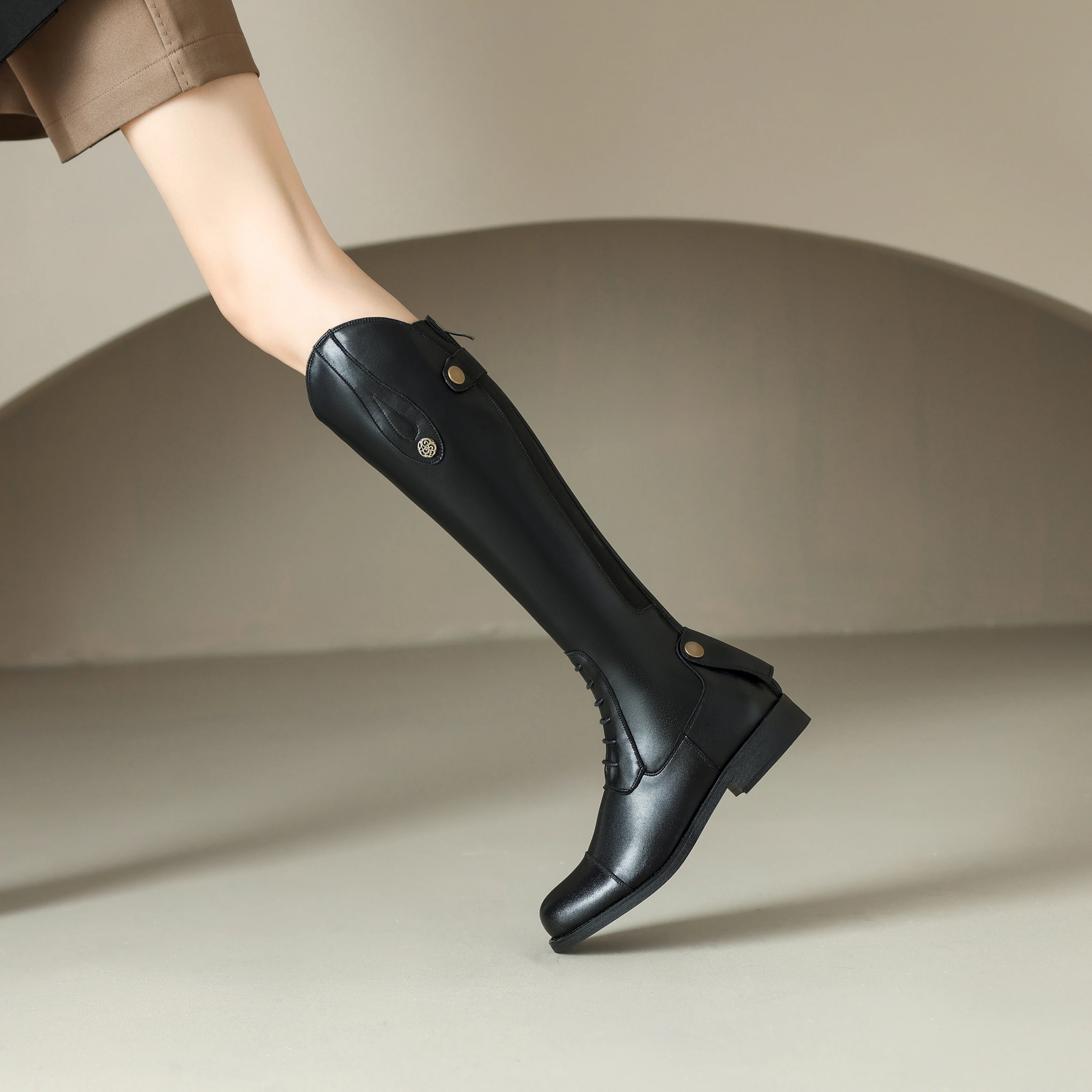 Luxury Womens Motorcycle Knight Boots Vintage Riding Boots Knee high Equestrian Designer Footwear Lace up Botas Winter Shoes