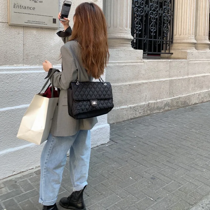 

New 2025 Trendy Large Capaci Nylon Crossbody Bag Diamond id Chain oulder Bag Small Fraance Sle Single oulder Bag