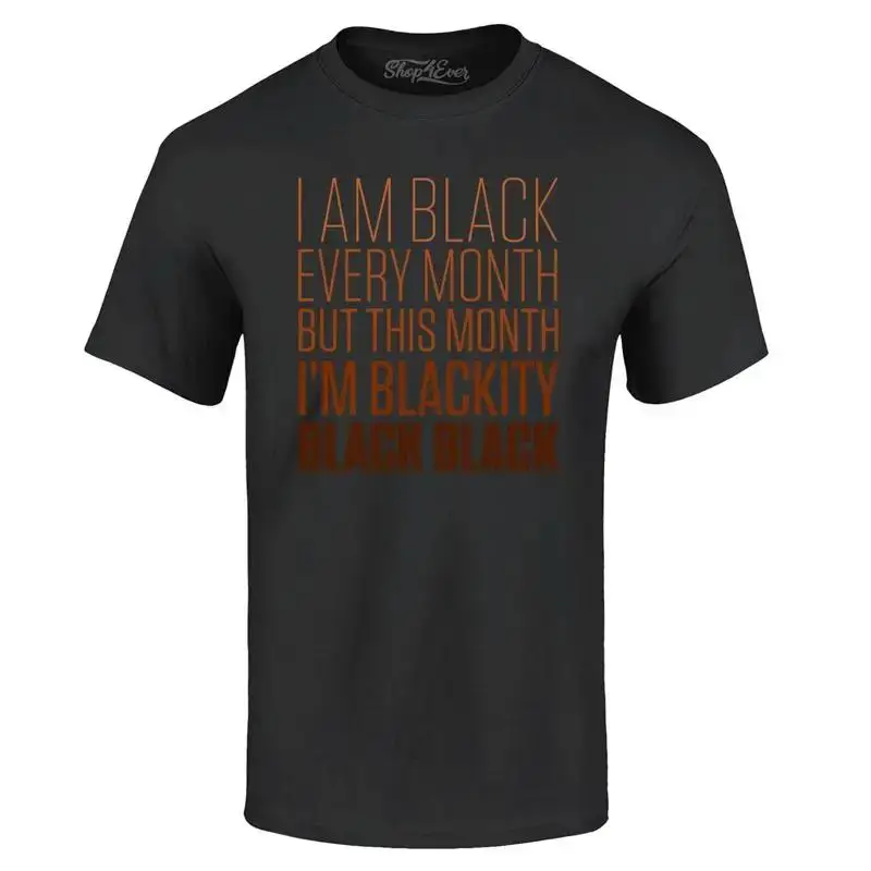Ce mois-ci, je porte un t-shirt noir Blackity Black, des t-shirts Black History