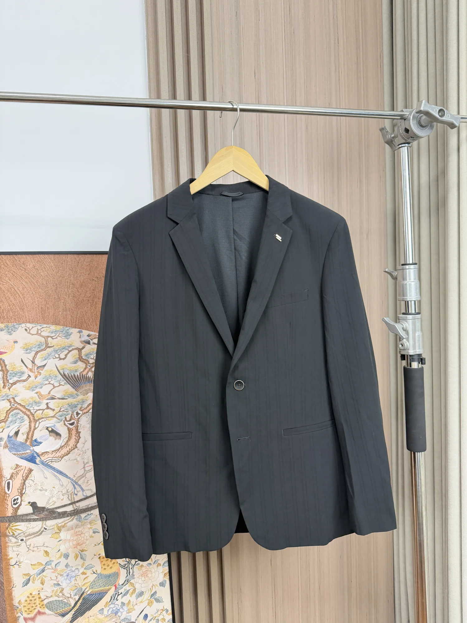 

H-Label! Крутой и стильный! Весенний мужской повседневный пиджак с полосатой текстурой и простым воротником, свободного кроя, с длинными рукавами, стандартной длины