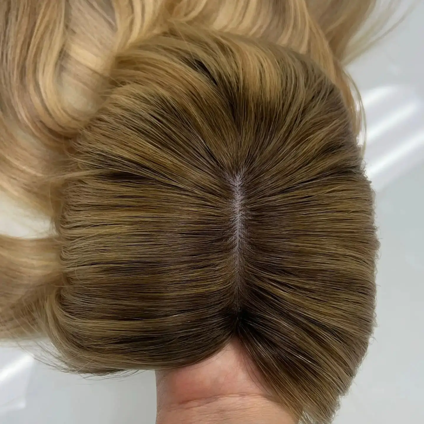 180% Density Women's Wig Honey Blonde Shoulder Glueless Synthetic Wigs Body Wave Brunette Futura Fibre Wig Free Part Wear&Go