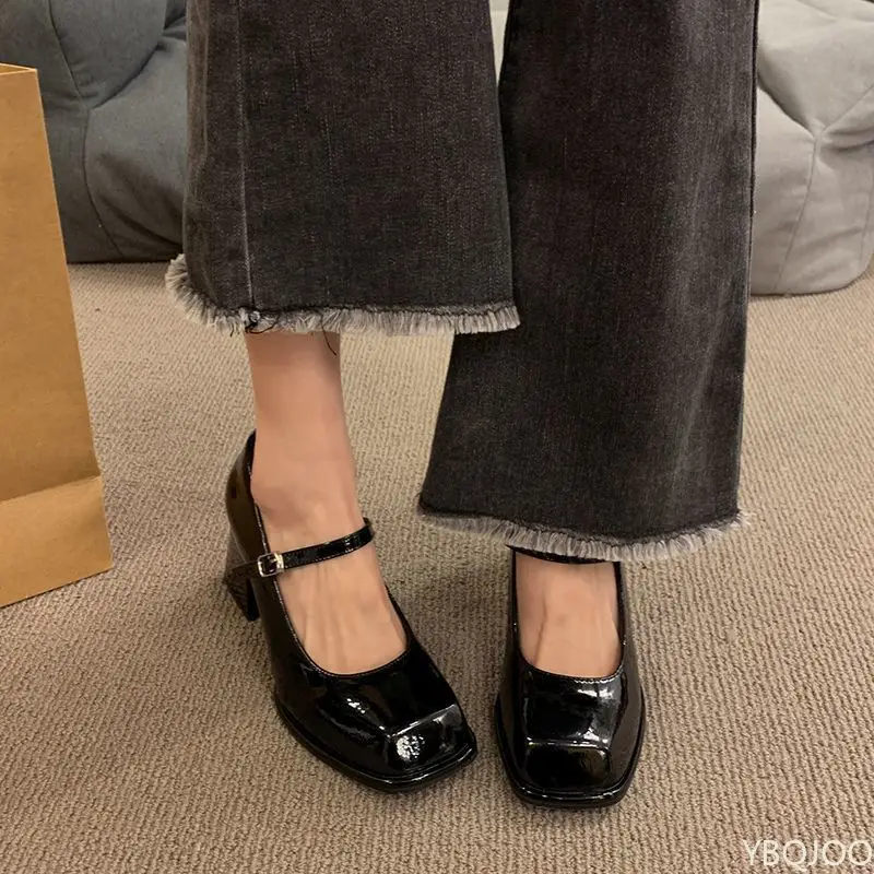 Versatile black niche high heels women's new spring summer  thick heel simple comfortable casual single shoes