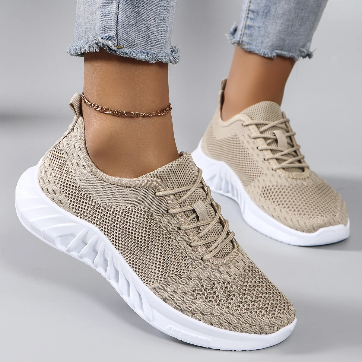 Spring new women\'s sports shoes, fashionable, breathable, lightweight, non-slip, wear-resistant, casual sports shoes, flat shoes