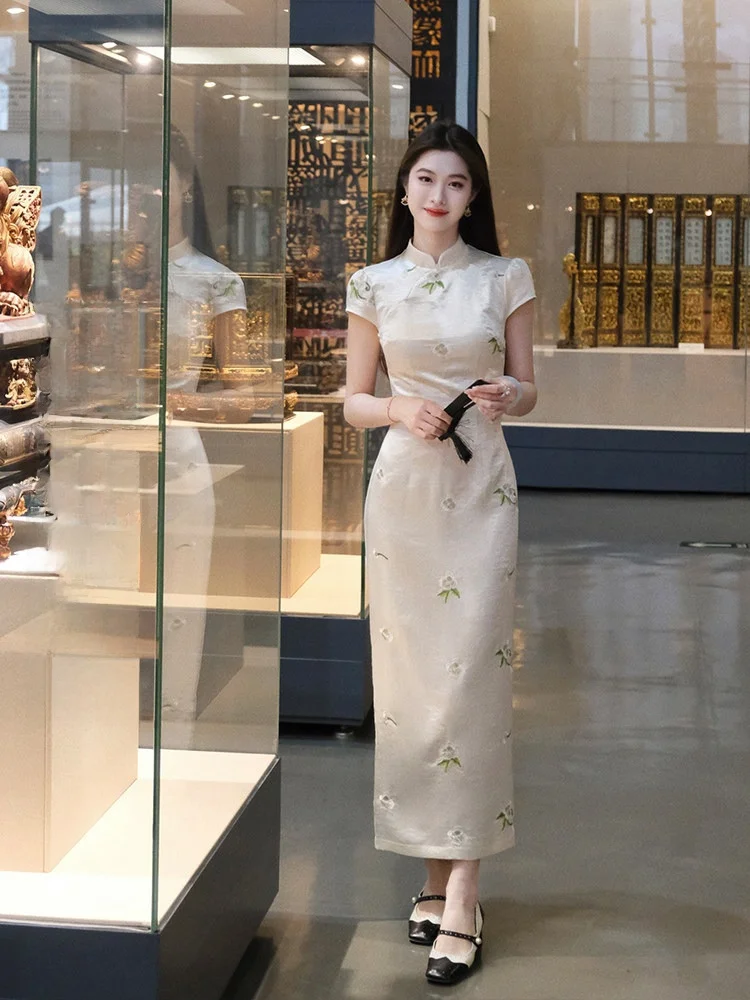 

New Chinese Sle ZhiZhi Flower Embroidery Improved Qipao Women's Autumn Beautiful Bodycon Dr ort Sve Waist Design