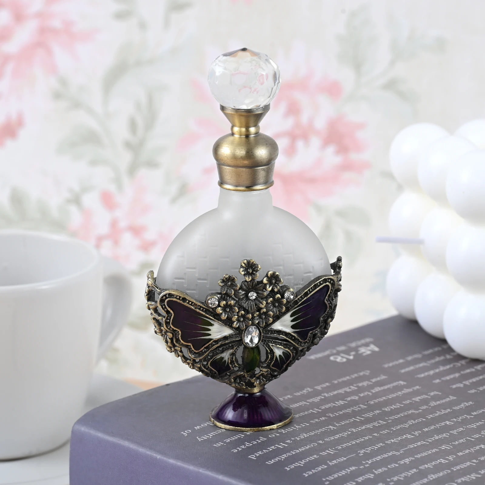 Botella de vidrio de Perfume recargable Retro, 1 unidad, 10ml, cristal antiguo, Metal, botellas de regalo vacías, decoración, regalo, accesorios de decoración del hogar