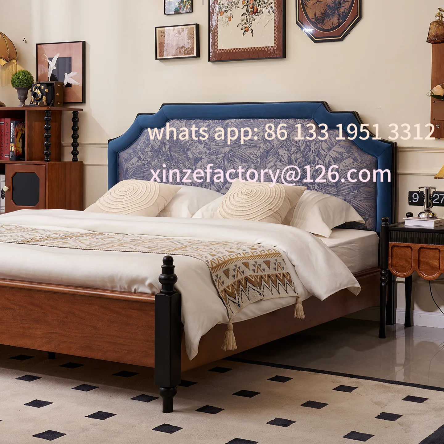 سرير من الخشب الصلب قابل للتخصيص مزدوج 1 متر 8 سرير مزدوج للمنزل الرئيسي شقة صغيرة كلاسيكية حقيبة ناعمة أثاث غرفة النوم