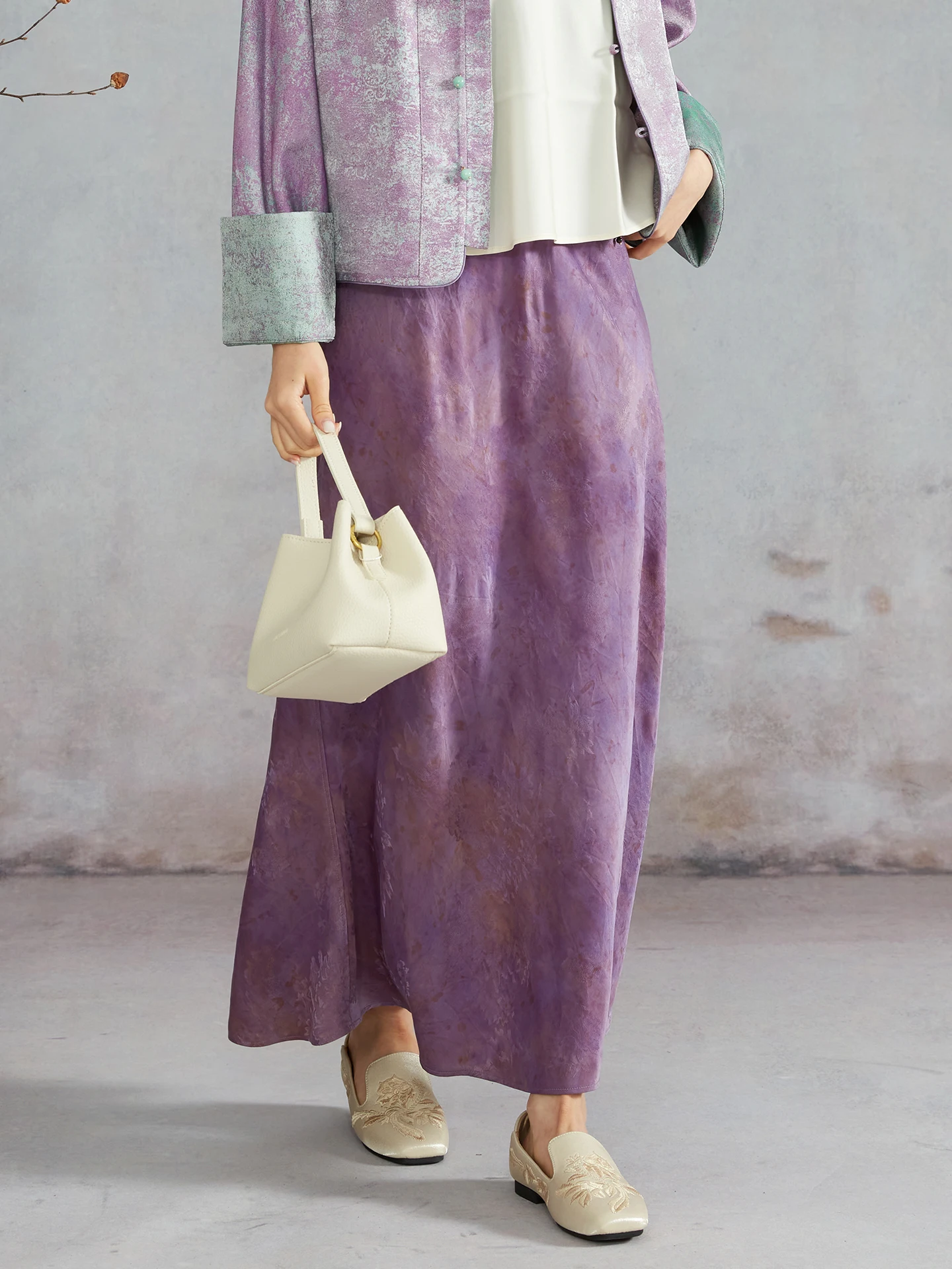 

Шелковая полуюбка Silviye Red Cloud с эффектом тай-дай и вышивкой, силуэт А-образ, женская мода, весенняя коллекция