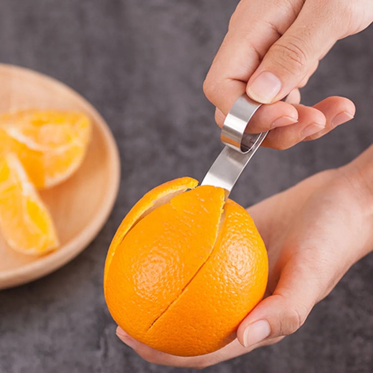 conjunto-de-2-descascadores-de-laranja-em-aco-inoxidavel-premium-ferramenta-rapida-e-facil-para-descascar-citricos-e-toranjas-para-cozinha-casa-e-restaurante