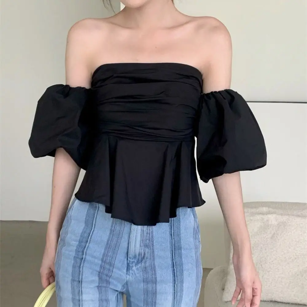 Modny plisowany crop top z odkrytymi ramionami, bluzka bazowa, koszulka z bufiastymi rękawami, słodka odzież damska, bufiaste topy tubowe, odzież damska.