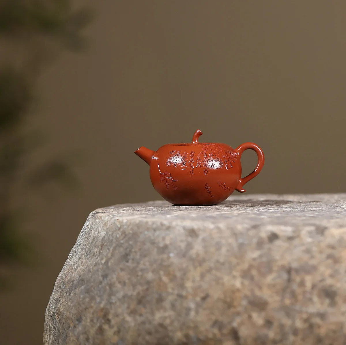 

Handmade Yixing Purple Clay Pot Famous Ore Small Coal Kiln Sand Lettering Little Teapot Card Cover 120C