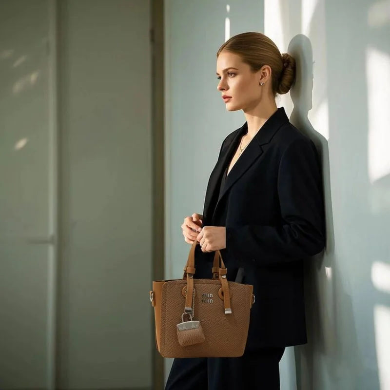 

trendy crossbody bag with chain strap women small pu leather handbag elegant design party dating everyday use bag