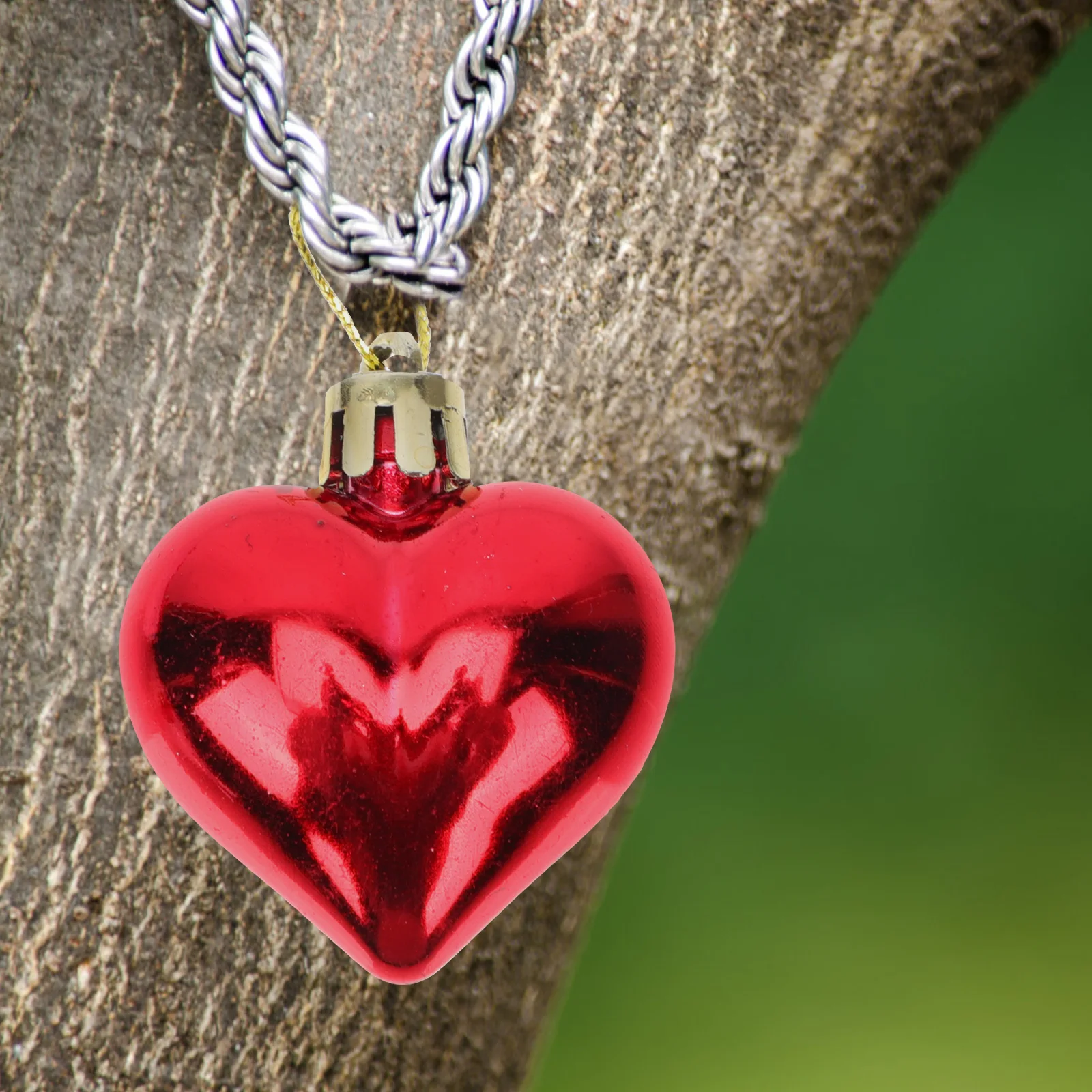 

12Pcs Decorative Spheres Heart Shape Balls Shatterproof Hanging Pendants for Valentine's Decor Party Wall Tree Use