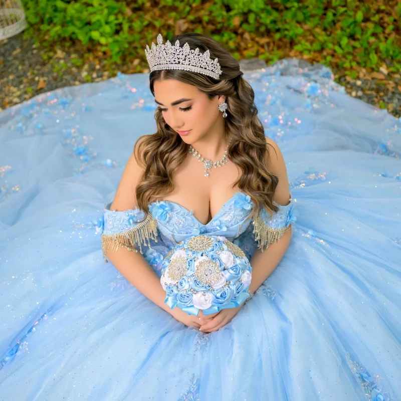 

Блестящие небесно-голубые платья Quinceanera по индивидуальному заказу с открытыми плечами, блестящая аппликация, тюль, 3D цветок, длинный хвост, Vestido 15, Quinceanera
