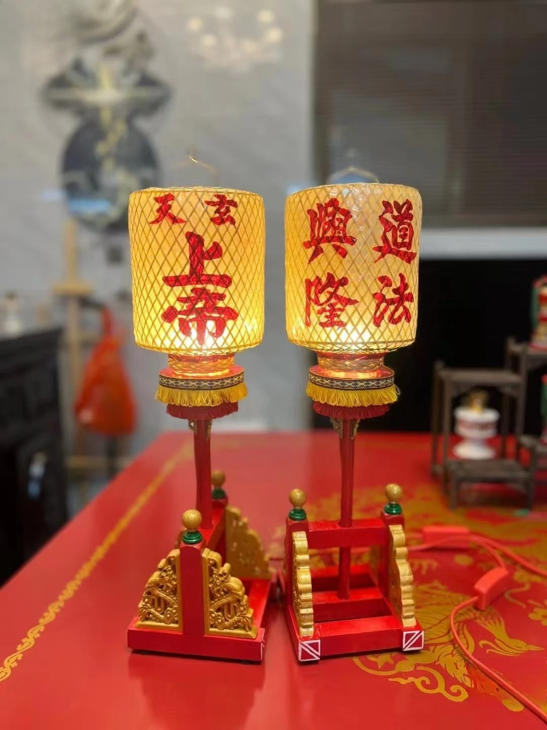 Mini lanterns, traditional god worship lamps, handicrafts, tabletop ornaments