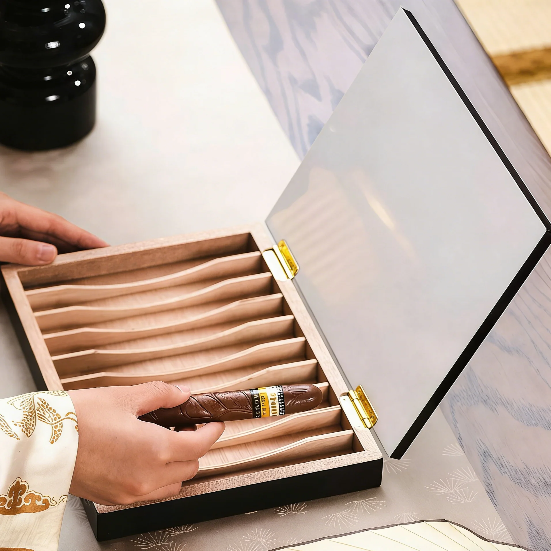 

Custom Wooden Storage Box｜Hinged Lid Cigar Packaging Box｜Durable Natural Wood Gift Box