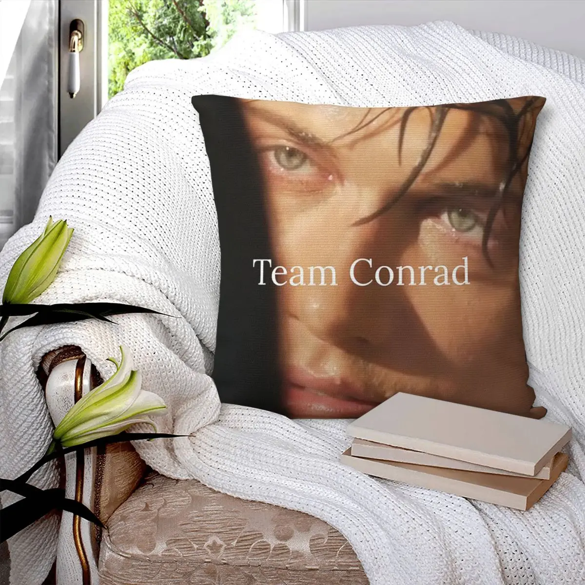 

Наволочка для подушки с принтом из телесериалов "Конрад Фишер: Лето, когда я стала красивой" и "Квадратная наволочка для дивана/гостиной"