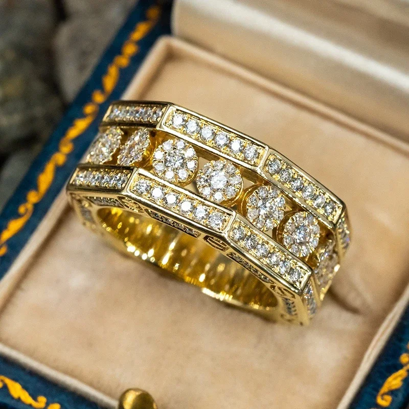 Huitan Opulente Gold Farbe Ringe Weibliche Edle Zarte Engagement Schmuck Wunderschöne Brillante Glänzende Zirkonia Zubehör Heißer