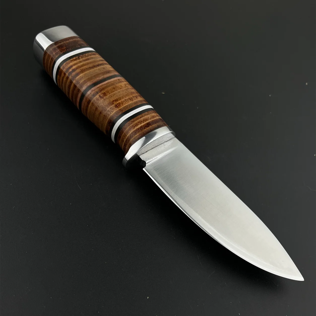 Outdoor Camping Bushcraft Utility Knife VG10 San Mai Steel Fixed Blade Knife Stacked Leather Handle with Sheath