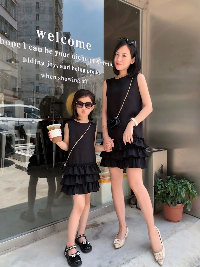 Summer Family Matching Outfits Girls Mom Fashion Layered Cake Dress Mother Daughter Ruffle Gowns 2024 Kids Adults Black Clothes