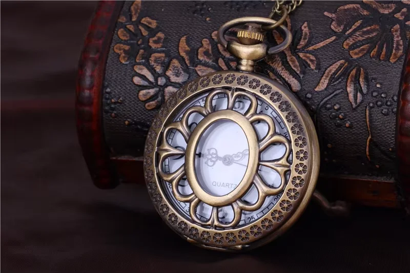 

Antique Fancy Flower Hollow Design Chain Pedant Watch Bronze Dress Classic Arabic Numeral Dial Pocket Watch Hot Sell Fob Watch