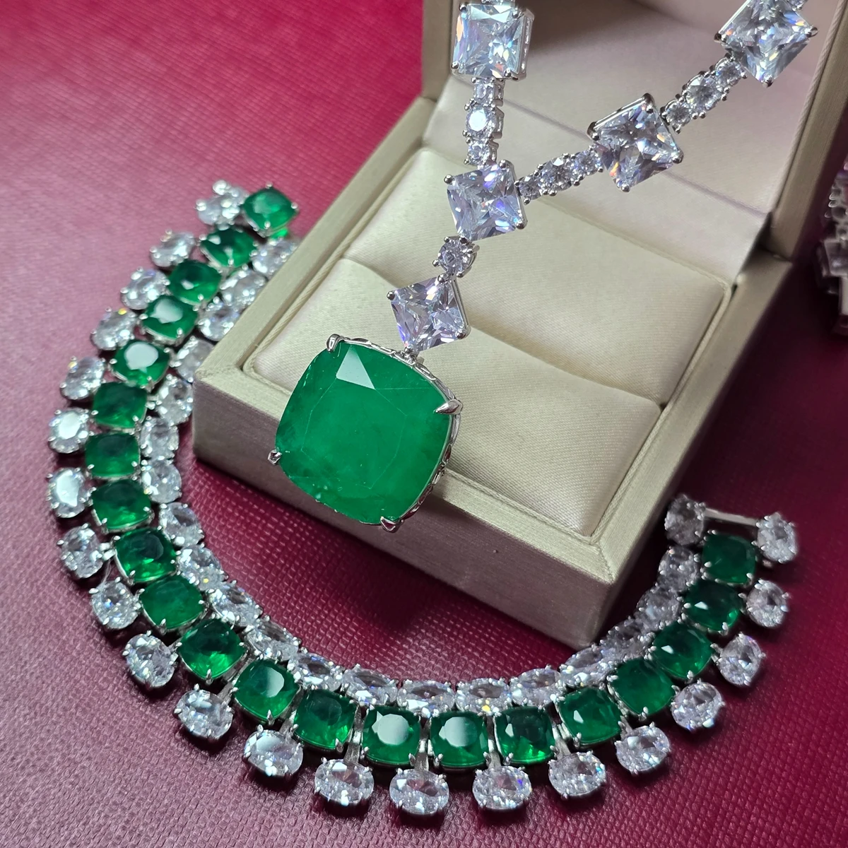 Luxury Zircon Stone Cushion cut Lab Emerald Tennis Necklace Bracelet for Women 18K White Gold PLated Designer Jewelry Set