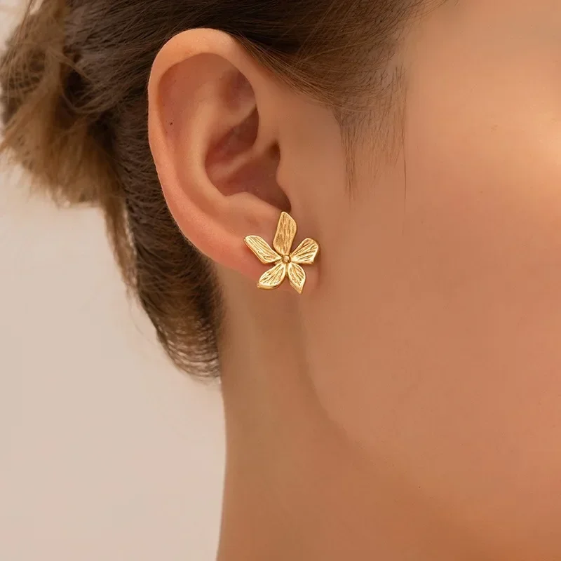 Exquisite Flower Stud Earrings Mini Gold Plated  Stainless Steel Earrings for Women Girls Stylish Party Ear Jewelry Gifts