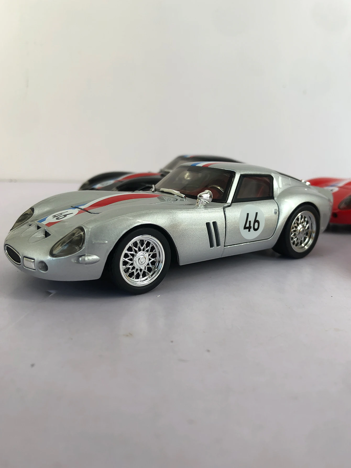 1:32 имитация модели 250GT из цинкового сплава, статическое украшение, металлический коллекционный подарочный автомобиль