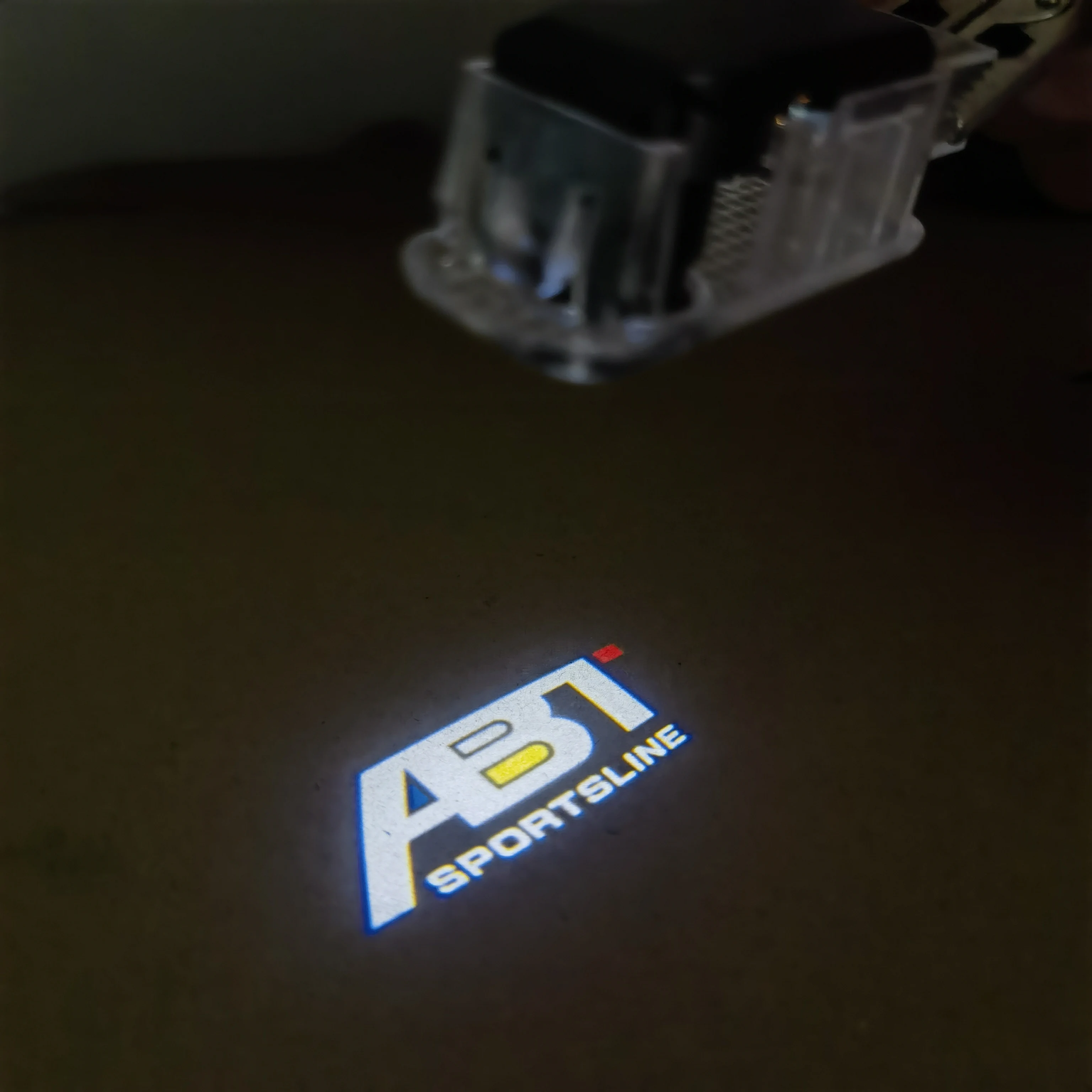 ABT SPORTSLINE الظل لأودي ضوء الباب 2 قطعة VW ضوء لافت للانتباه ABT ترحيب ضوء لشركة فولكس فاجن أودي RS5 RS3 SQ5 A4 A5 A6 A3 S4 Q5 Q7