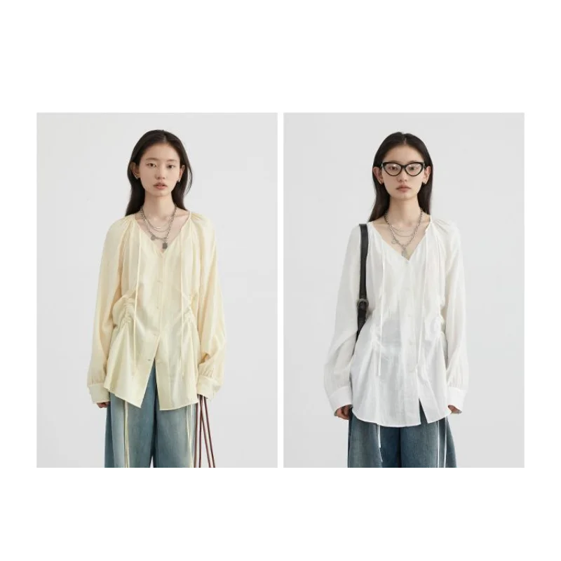 Modisches neues, gesmoktes Raglan-Langarmshirt mit V-Ausschnitt und lockeren Schnürsenkeln