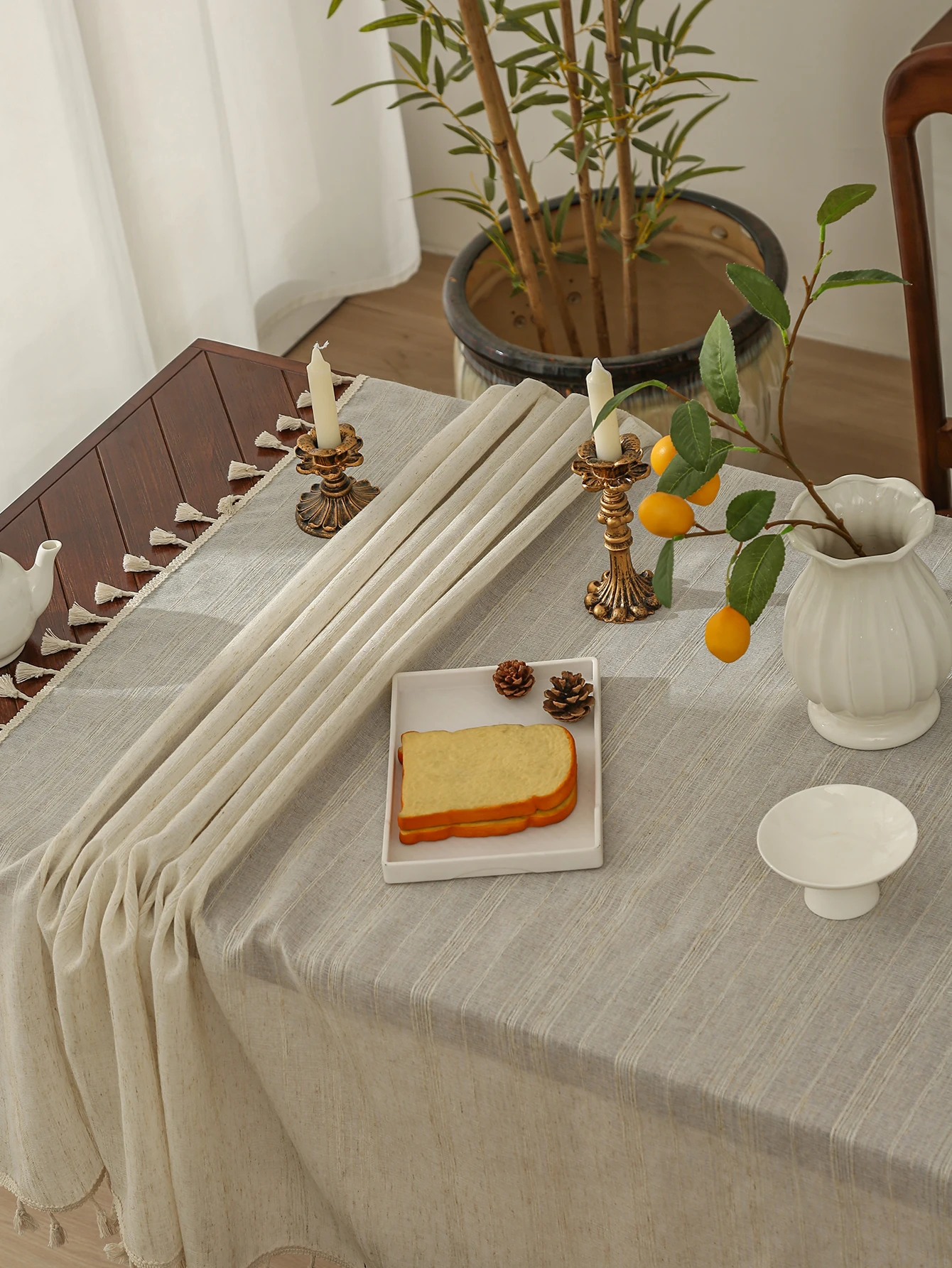 Thumbnail 3 - #21 Latest Table Linens Updates