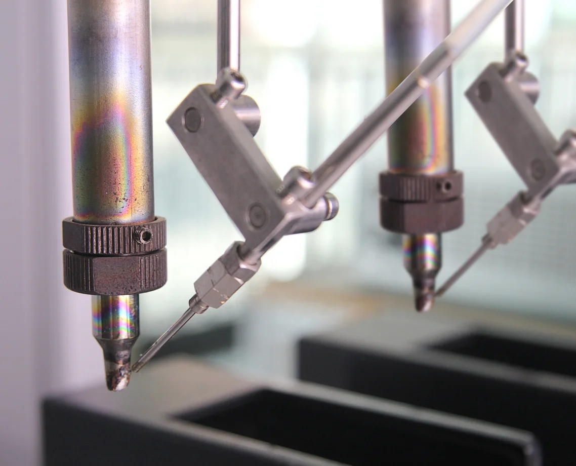 Green Factory Directly Automatic USB Soldering Robot PCB  Machine Circuit Board Connectors  Machinery  80