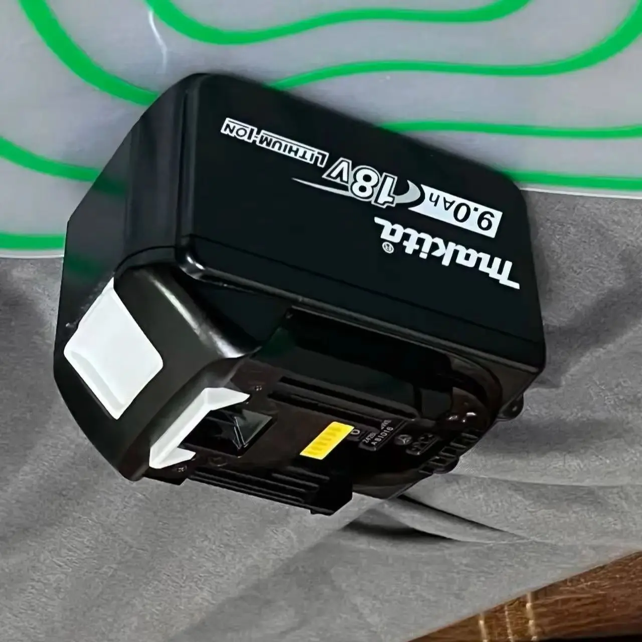 

Аккумулятор Makita 18В 9Ач/9000мАч, литий-ионный, перезаряжаемый, с зарядным устройством для BL1860B BL1830 BL1850 BL1815 LXT400