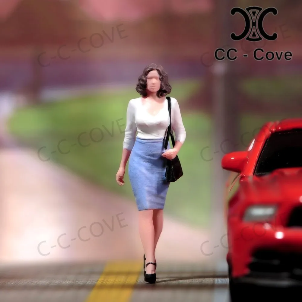 رسمت المنمنمات1/18 1/24 1/43 1/64 1/87 فتاة فكرية ترتدي الأزرق الورك المعانقة تنورة نموذج لجسم اللعب عرض الديكور