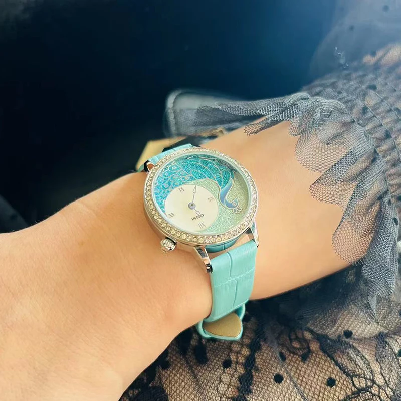 DOM 1597 أزياء المرأة كوارتز ساعات أنيقة الطاووس الماس الهاتفي حزام من الجلد للماء سيدات الأعمال عارضة ساعة اليد