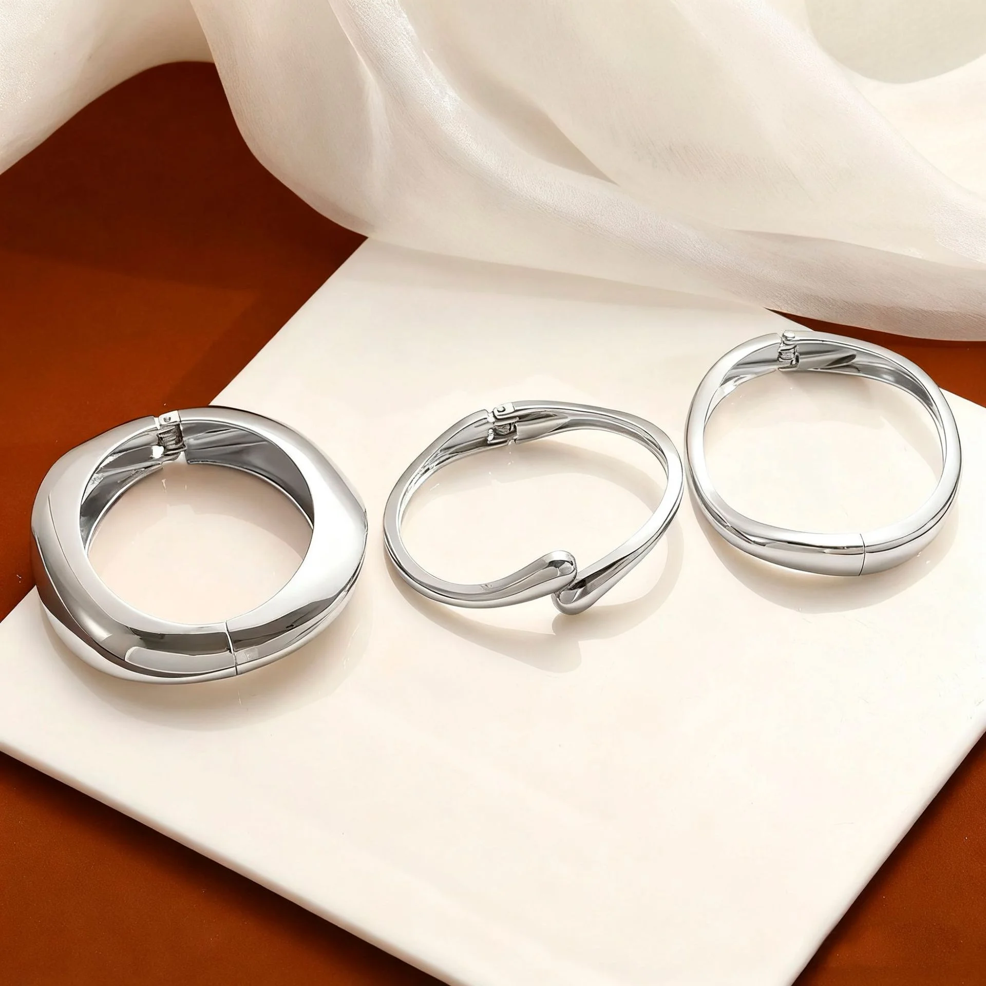 Vintage Hip Hop Metal Cuff Bangles Punk Gold Silver Color Geometric Spring Bangles For Women Bracelet Men Daily Jewelry Gifts