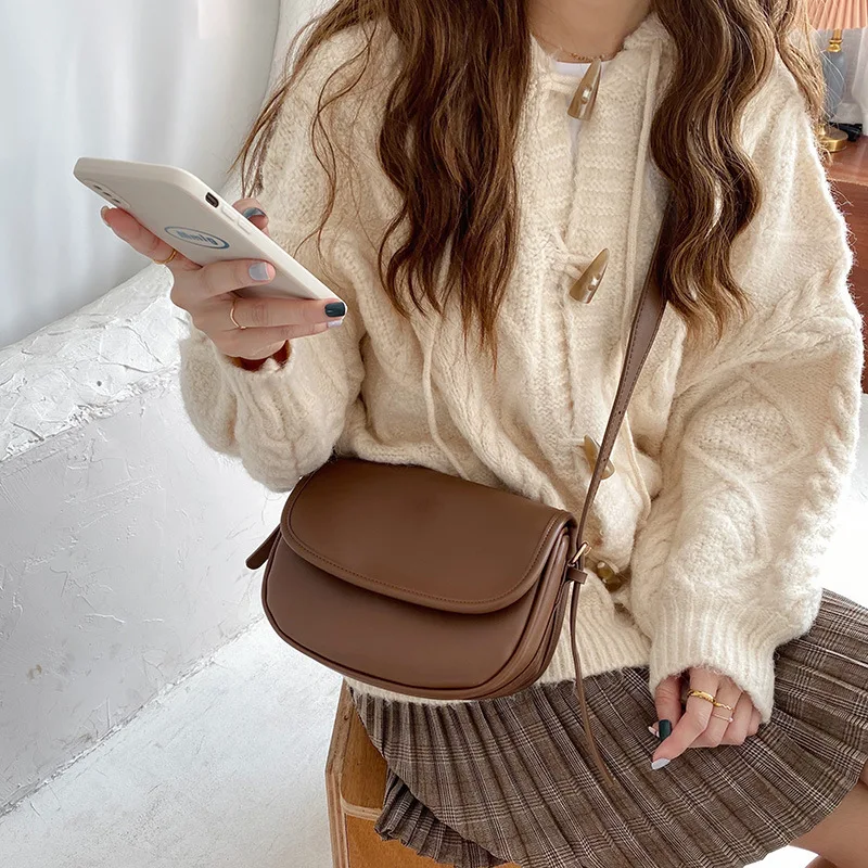 New Women\'s Fashion Shoulder Bags Small Round Bag Coffee Brown Black Leisure Versatile Outdoor Lady Korean Retro Crossbody Bags