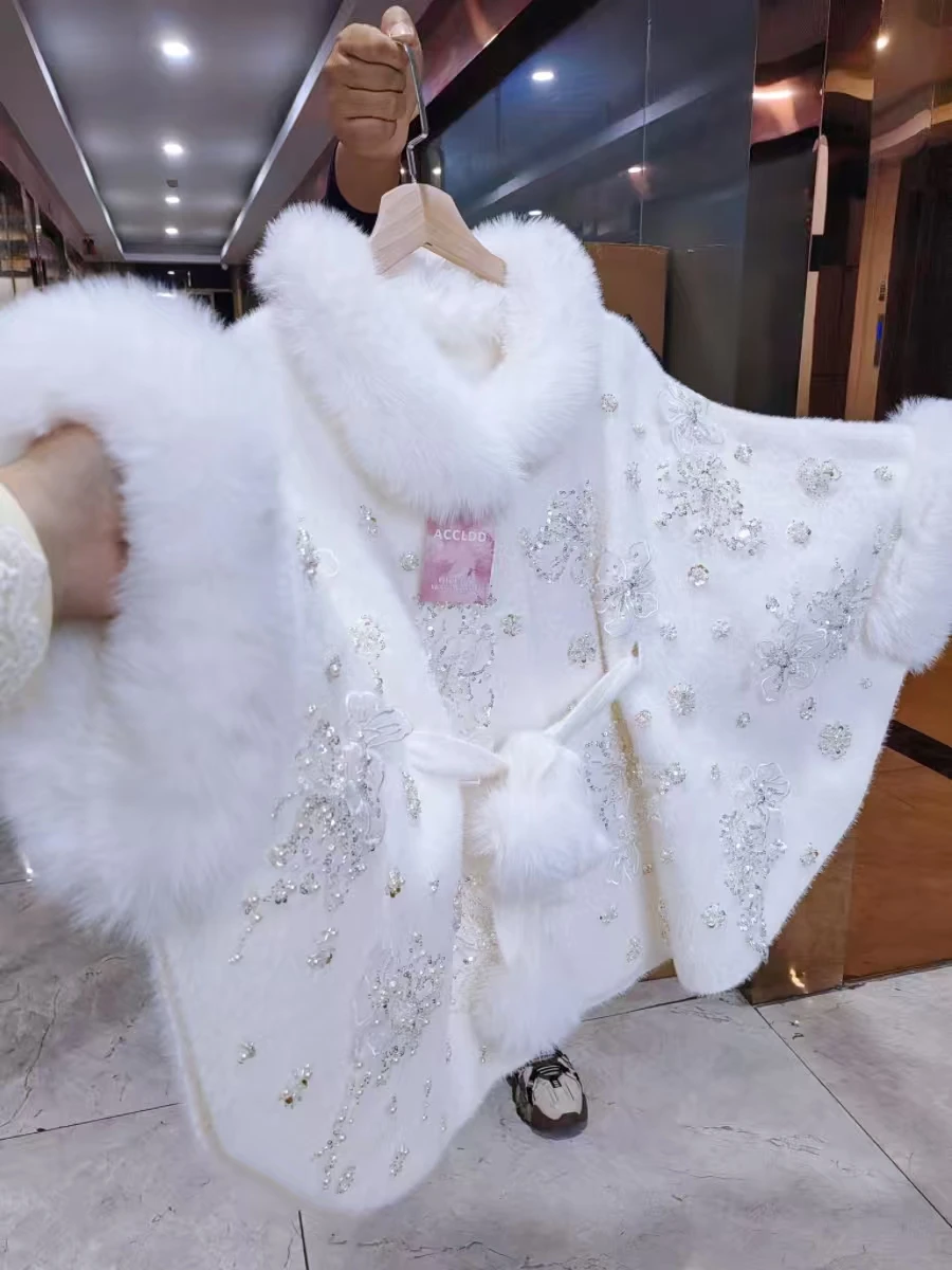 Prawdziwe Zdjęcie Elegancki Gruby Sweter-Peleryna z Sztucznego Futra Damska Zimowa Kurtka Futrzana z Diamentami i Koralikami Dzianinowa Odzież Wierzchnia Sweter Dzianinowy